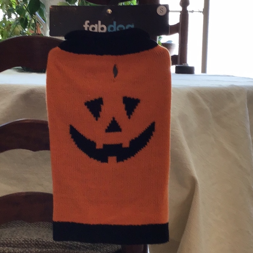 Fabdog Halloween Sweater size small.